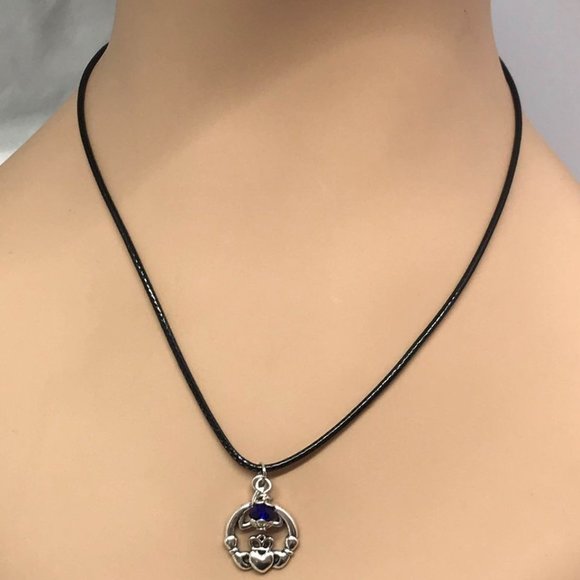 Claddagh Charmed Triquetra Celtic Trinity Knot - Picture 3 of 8